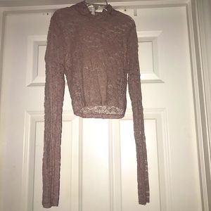 Delia’s pink cropped lace top XS 💗🩰